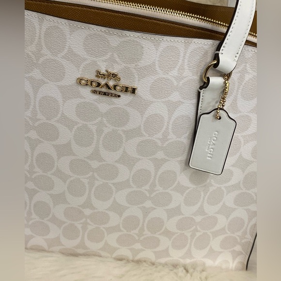 COACH 🟤 - Picture 8 of 16